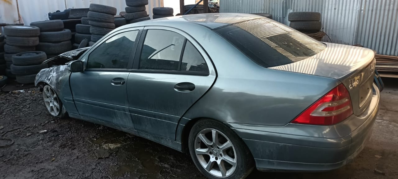  Mercedes-Benz C180 2005    EN DESARME